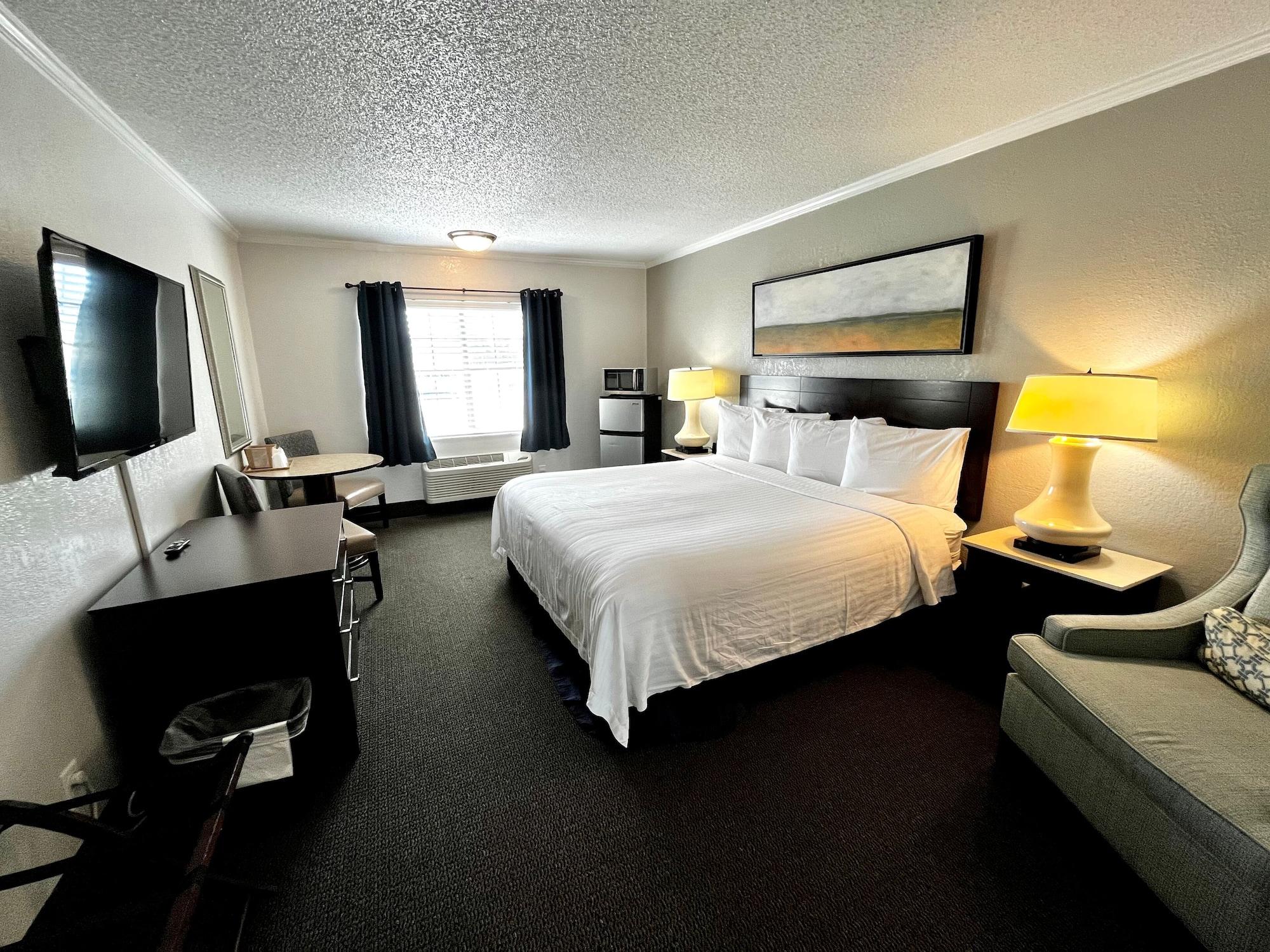 At - Pensacola Motel 2*
