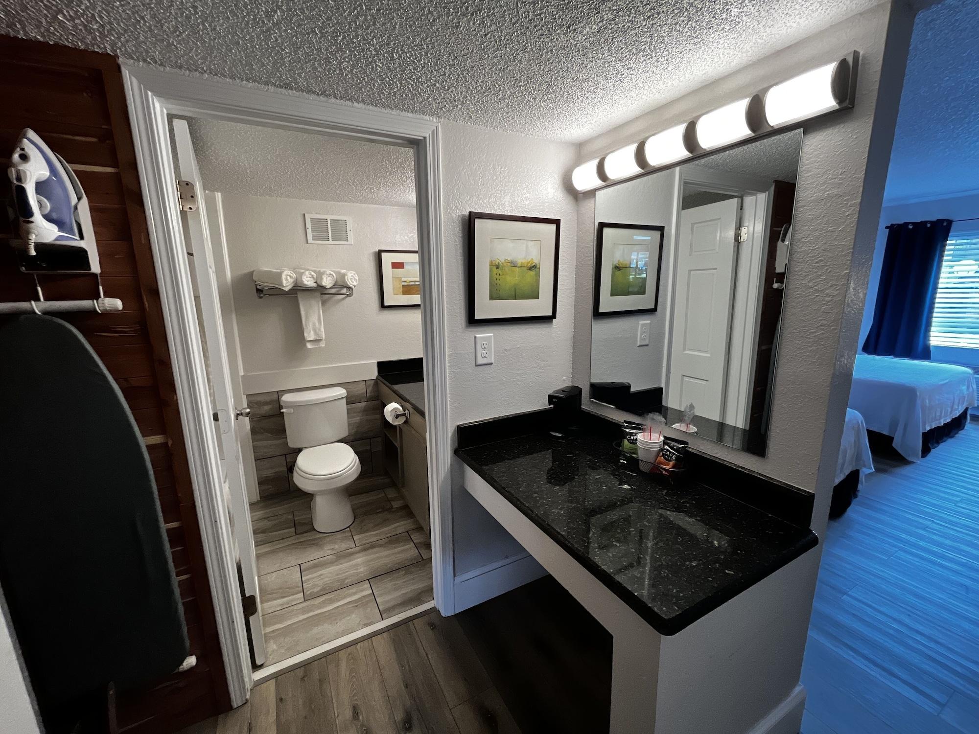 At - Pensacola Motel 2*