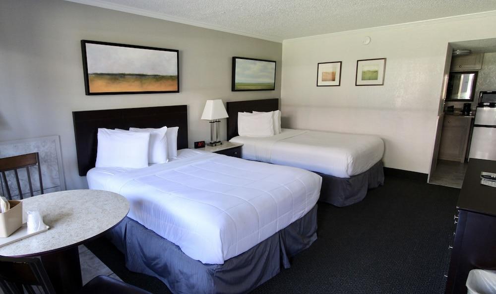 Motel At - Pensacola 2*