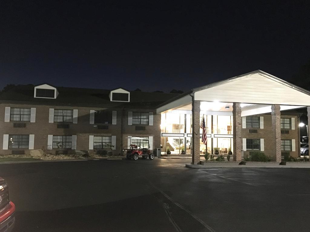 At - Pensacola Motel Ferry Pass