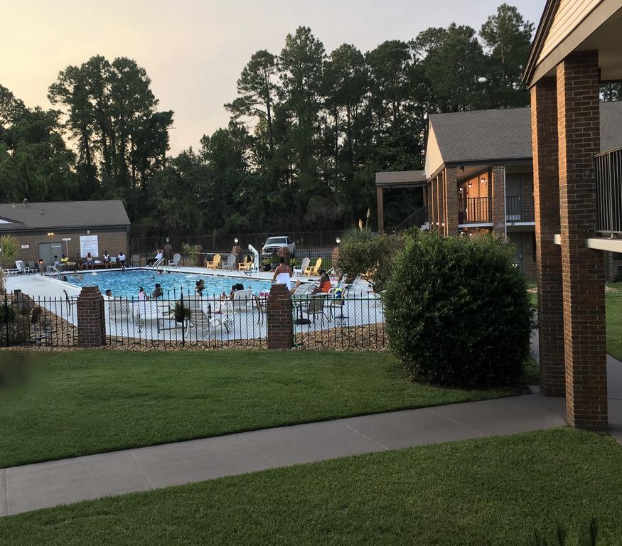 Motel At - Pensacola 2*