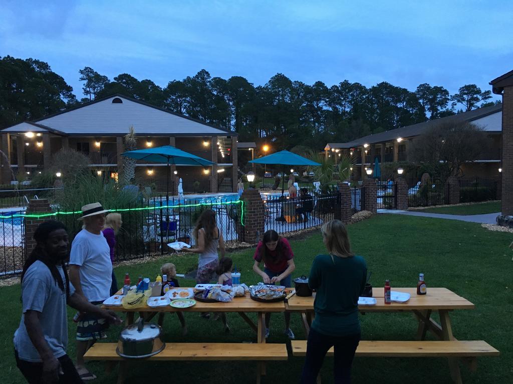 At - Pensacola 2*